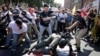 Після Шарлотсвілля у США задумались про свободу в соцмережах та носіння зброї – ЗМІ