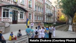 Первый День Государственного Флага Украины в Бахмуте после освобождения города от оккупации гибридных сил России, 23 августа 2014 года