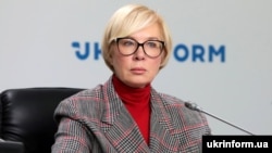 Омбудсменка наголошує, що дії російських військ є прямим порушенням права дітей України на життя і безпеку, що гарантовані Гаазькими і Женевськими конвенціями та Конвенцією ООН про права дитини.