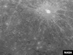 Меркурий планетасынын биринчи фотосүрөтүю 2012-ж.