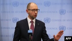 Arseni Iațeniuk, vorbind presei la New York, după reuniunea Consiliului de Securitate ONU,13 martie.