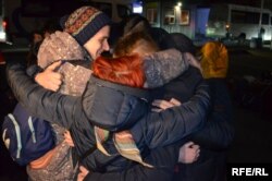 Дети радуются приезду