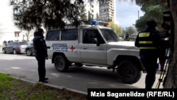 სპეცსამსახურების წარმომადგენლები ანტიტერორისტული ოპერაციის მიმდინარეობის დროს თბილისში