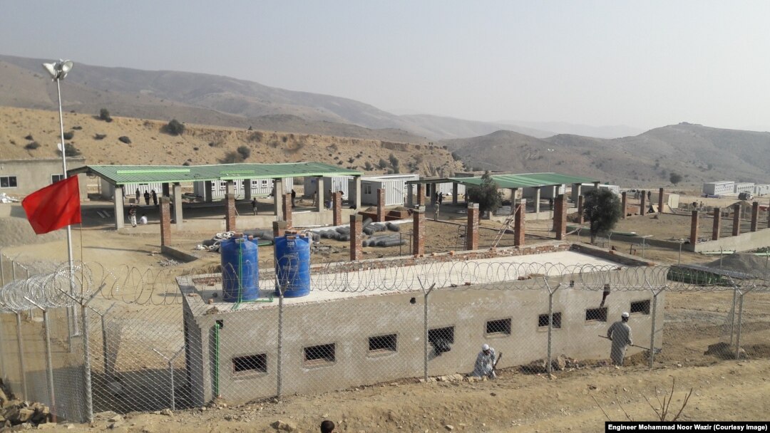 منطقه و بندر سرحدی غلام خان در نزدیکی مرز مشترک افغانستان و پاکستان