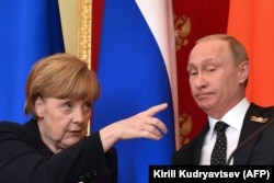Канцлер Німеччини Анґела Меркель і президент Росії Володимир Путін під час спільної пресконференції. Москва, 10 травня 2015 року
