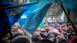 Ukraina topraq bütünligine qol tutuv mitingi, Aqmescit, 2014 senesi fevralniñ 26-sı