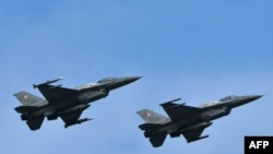 Літаки F-16 патрулюють повітряний простір, фото ілюстративне