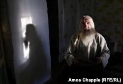 Віктор пережив Распутіна на два десятиліття. Йому зараз 67. Він каже, що колись теж був серцеїдом