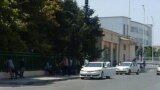Aşgabat, iş gözleýänleriň durýan ýeri. 
