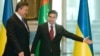 Türkmenistanyň prezidenti G.Berdimuhamedow prezident W.Ýanukowiçi maslahat jaýyna çagyrýar. Aşgabat. 12-nji sentýabr, 2011.