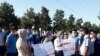 Фаоллар Асака автозаводида ётоғи билан ишлатилган ходимнинг ўлимини тафтиш этишни талаб қилди (ВИДЕО)