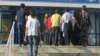 COVID-19 keseliniň ýokdugyny aýdýan Türkmenistan býujet işgärlerini barlagdan geçirýär. Aşgabatda sauna, howuz we spa hyzmatlary açyldy