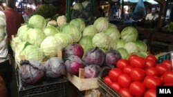Зеленчук на тезга на пазар. Илустрација.