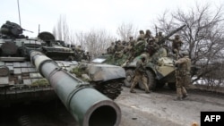 Украинские военные в Луганске, 24 февраля 2022 г․