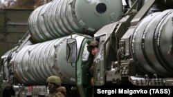 Орусиянын С-400 абадан коргонуу системасы. Иллюстрациялык сүрөт.