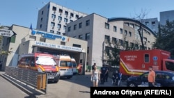 O pacientă tratată timp de 53 de zile în Centrul de Arși de la Spitalul Clinic de Urgență Floreasca din București, unul dintre cele mai mari din țară, a fost transferată în Belgia infectată cu Piocianic – o bacterie periculoasă.