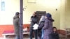 "Мегӯяд, дар ошёнаи 8-ум хона медиҳам"