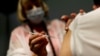 Ефективність вакцини Pfizer через пів року після щеплення знижується майже вдвічі – дослідження