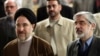 میرحسین موسوی (راست) در کنار محمد خاتمی