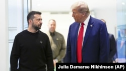 Президент України Володимир Зеленський і 45-й та 47-й президент США Дональд Трамп (праворуч) зустрічалися в Нью-Йорку, США, 27 вересня 2024 року