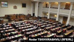 Проект конституционных изменений был принят на сегодняшнем голосовании 112 голосами, против - 5