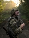 Артиллерист 93-й отдельной механизированной бригады «Холодный Яр» на позициях неподалеку от Константиновки 5 июля 2025 года